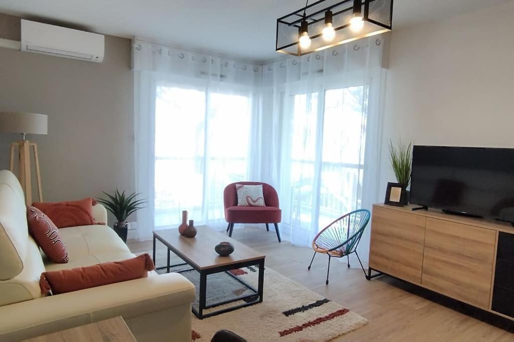 Les Geraniums, Bel Appartement Renove, Proche Plage Et Commerces La Seyne-sur-Mer Bagian luar foto